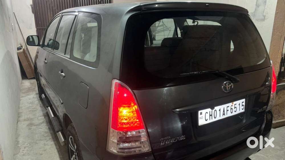 Toyota Innova 2010 Diesel Well Maintained