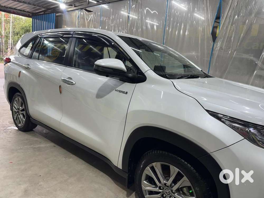 Toyota Innova Hycross 2023 Petrol New Condition