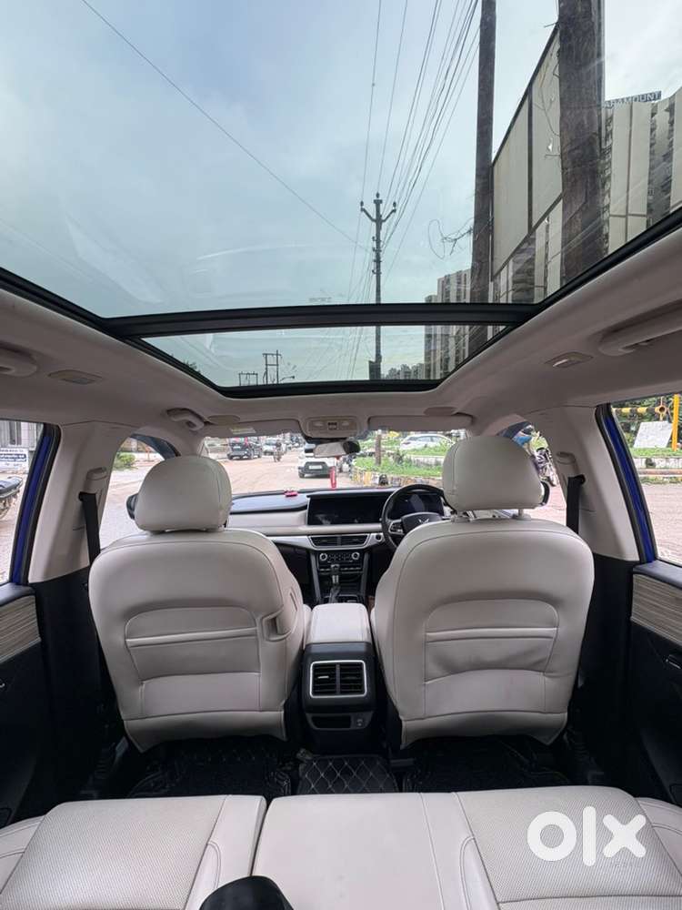 Mahindra Xuv700 Ax7 [l] At – Matte Blue – 58,130 Km – Single Owner
