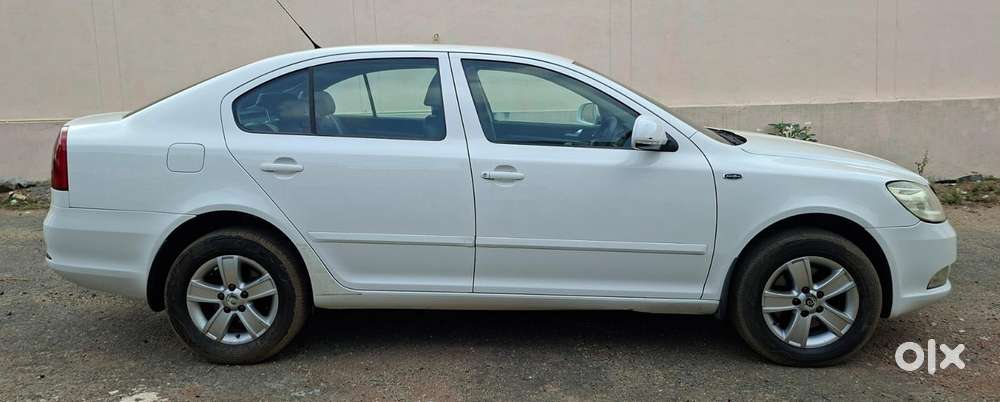 Skoda Laura 1.9 Tdi Mt Ambiente, 2010, Diesel