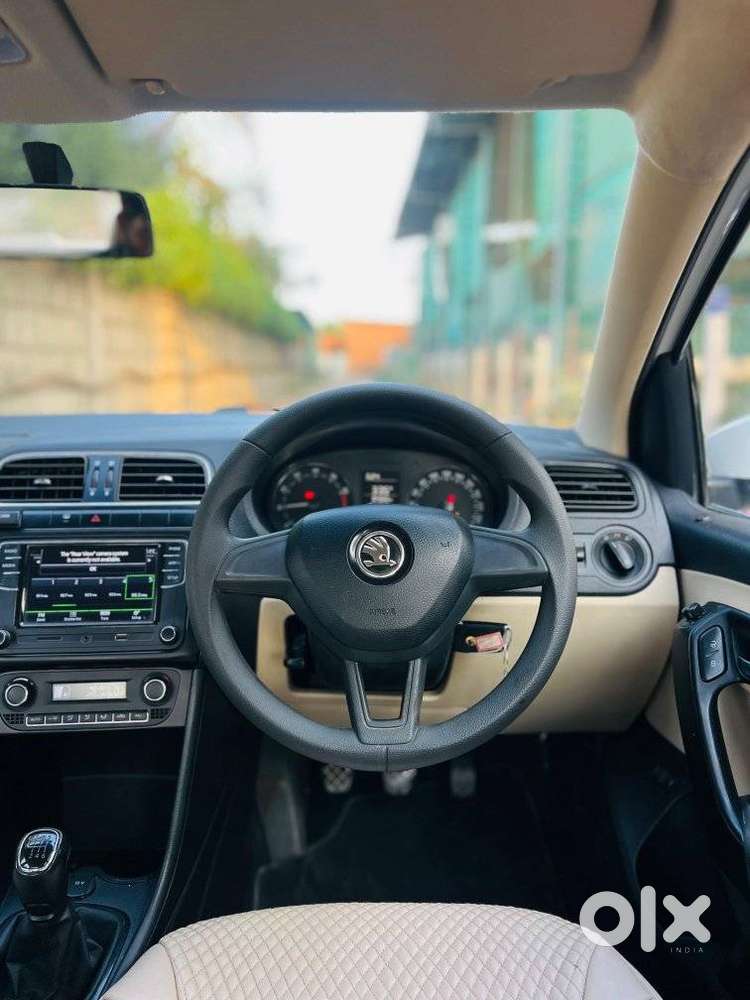Skoda Rapid 1.0 Tsi Active, 2021, Petrol