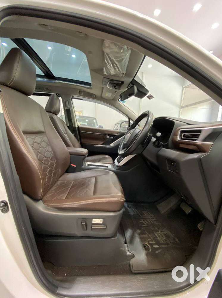 Toyota Innova Hycross 2.0 Zx Hybrid 7 Str, 2023, Petrol