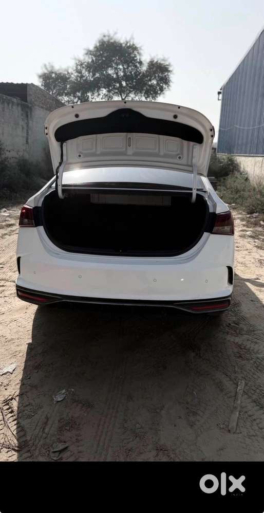Hyundai New Verna Petrol 22