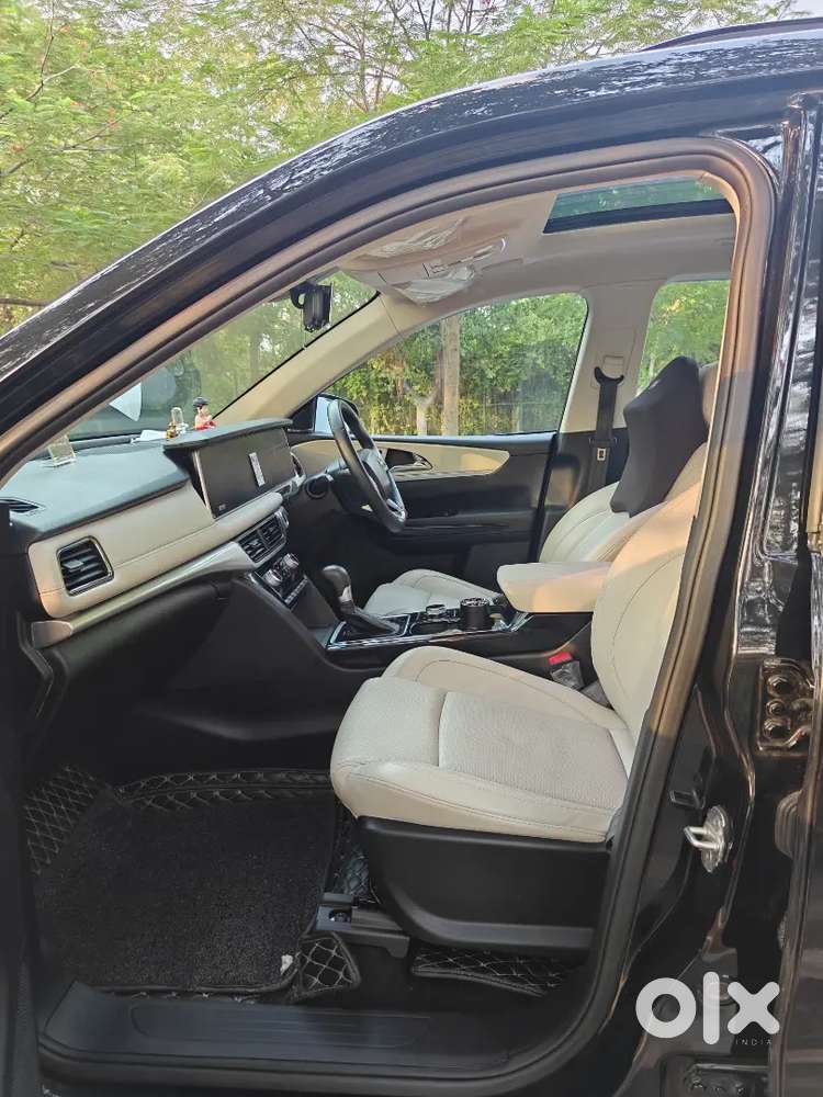 Mahindra Xuv700 Ax7l 2024