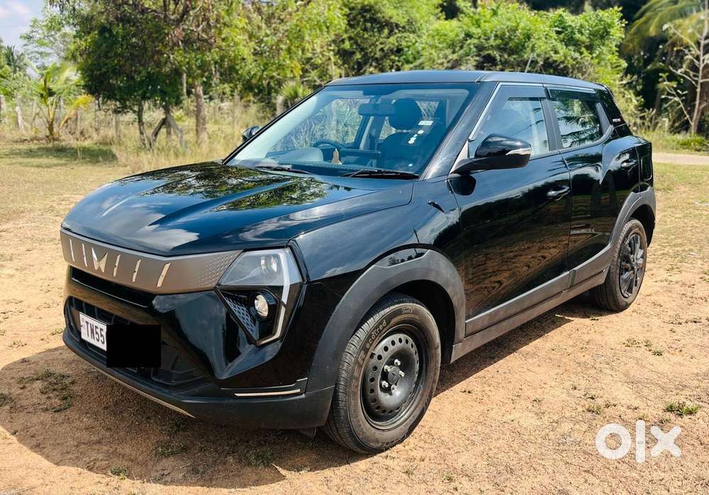 Mahindra Xuv 3xo Ax5 Pm Mt, 2025, Petrol