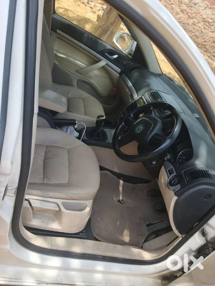  Skoda Laura 2012 Diesel Manual | 1.15 लाख Km | अच्छी कंडीशन |