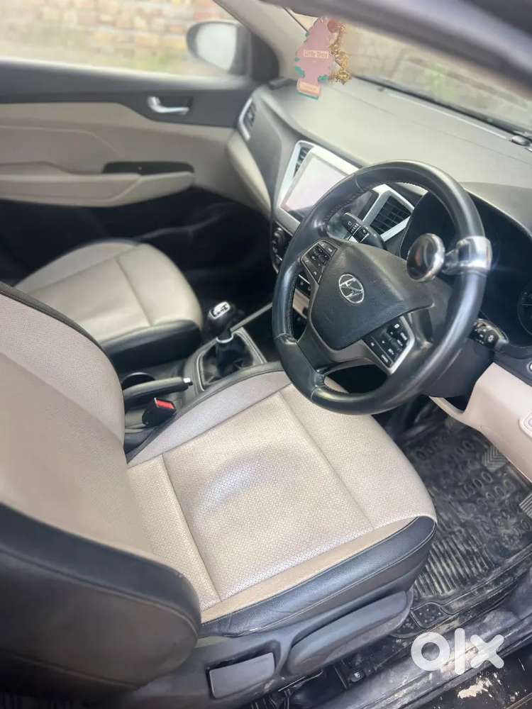 Verna 1.6  Sanroof Model