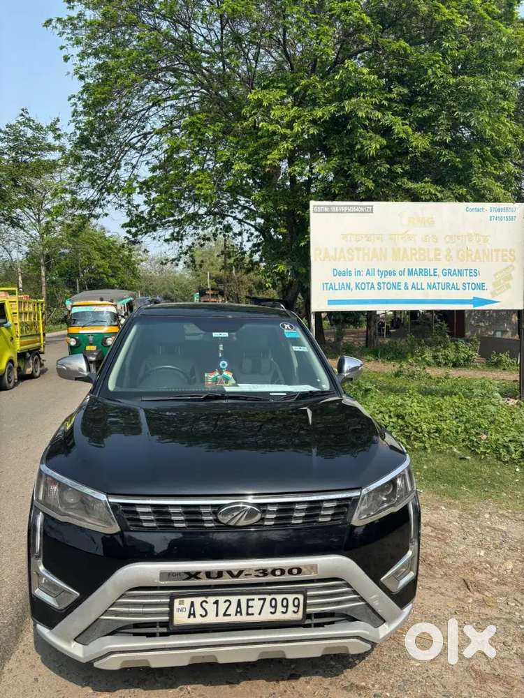 Mahindra Xuv300 2022 Petrol Well Maintained