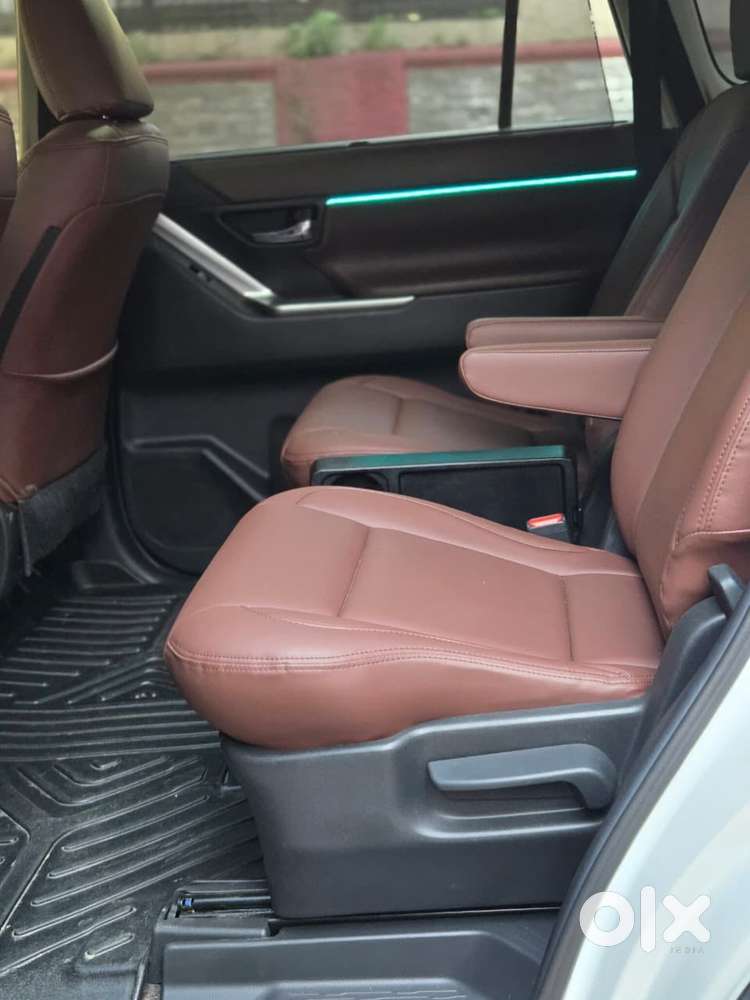 Toyota Innova Hycross 2.0 Vx (o) Hybrid 7 Str, 2024, Petrol
