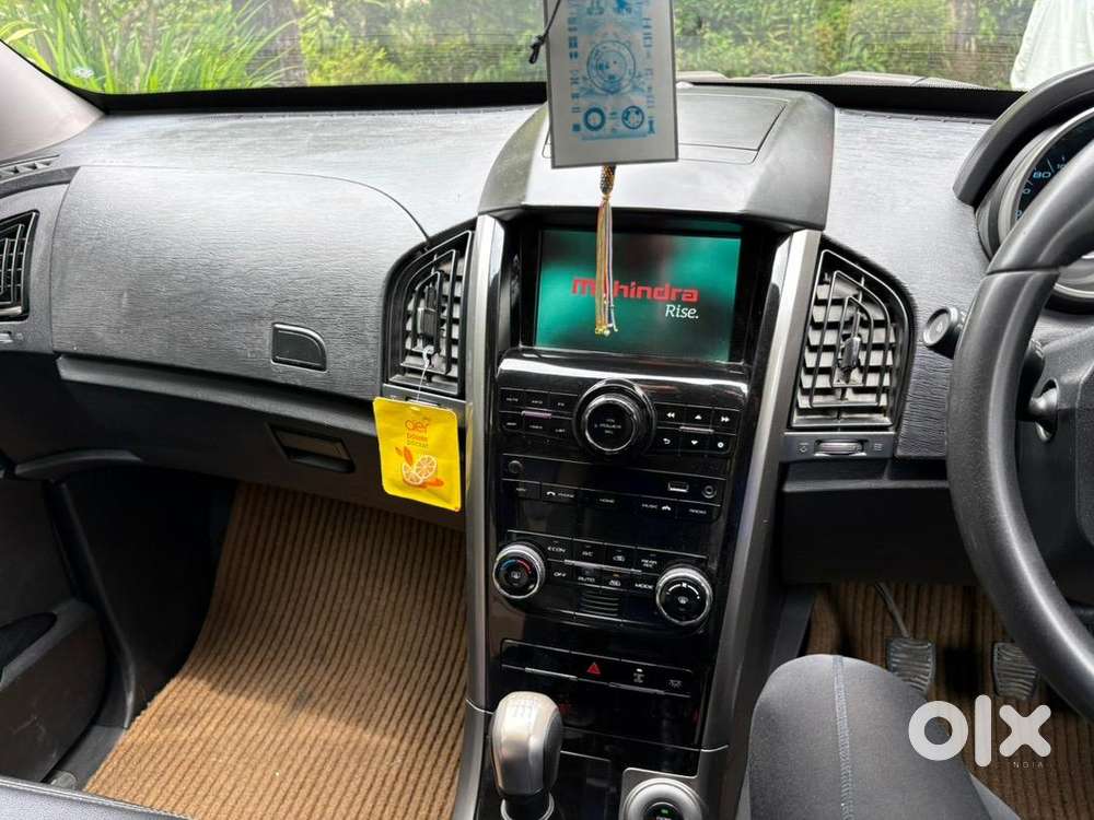 Mahindra Xuv500 2021 Diesel 44280 Km Driven