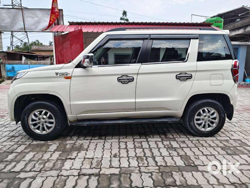 Mahindra Tuv 300 T8, 2016