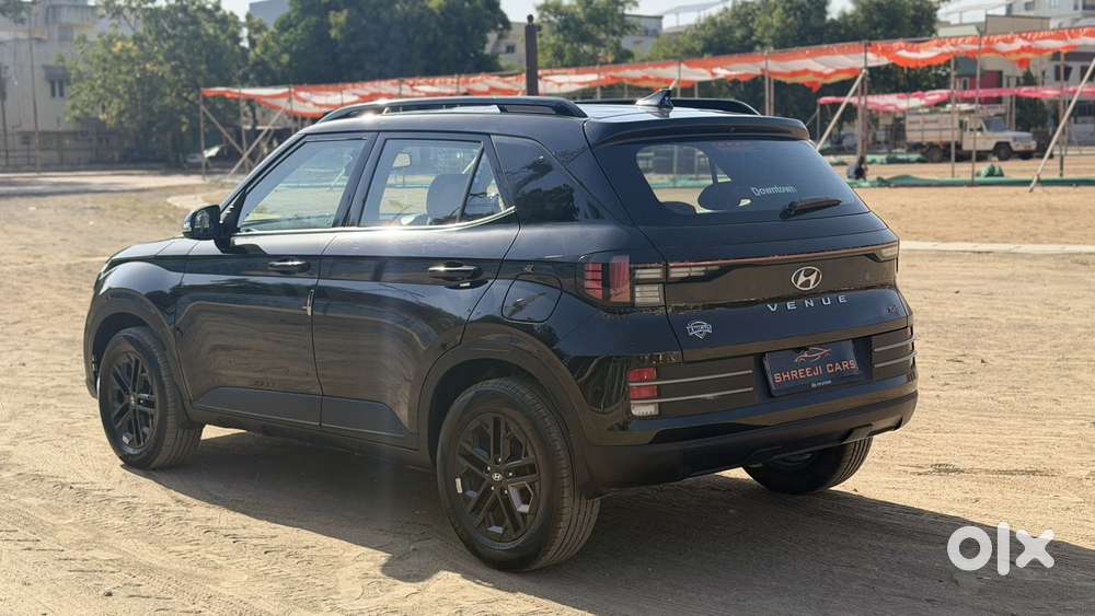 Hyundai Venue Sx(o) Knight Edition Dct, 2024, Petrol