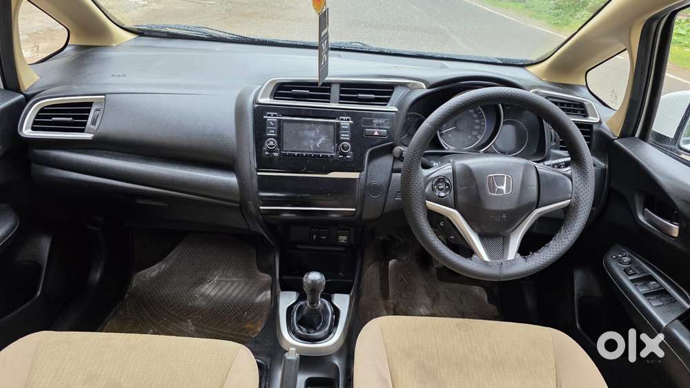 Honda Jazz V Mt Privilege, 2017, Petrol