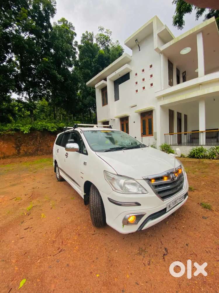 Toyota Innova 2012