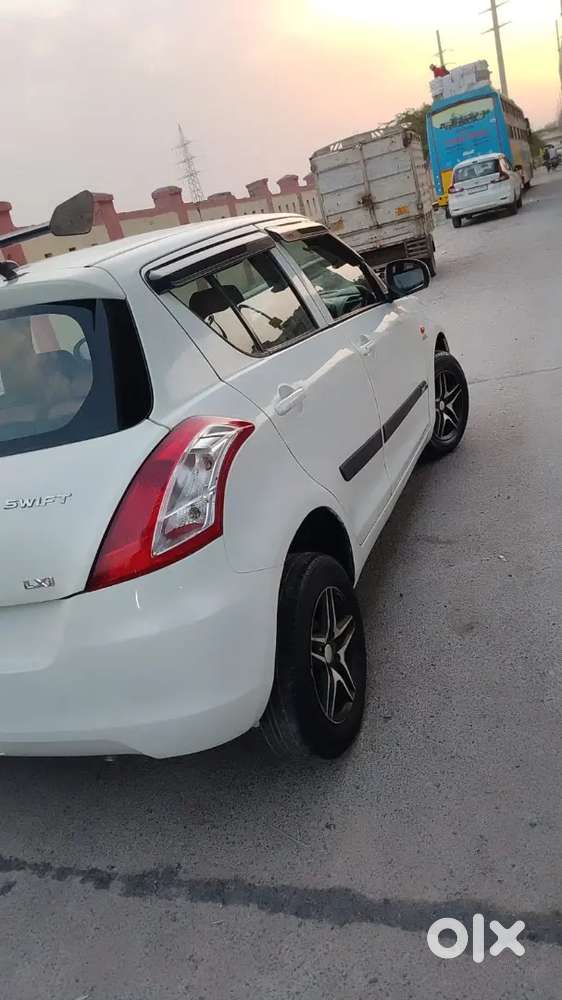 Maruti Suzuki Swift 2015