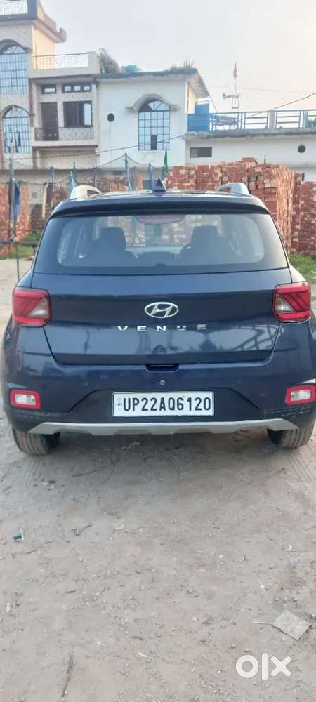 Hyundai Venue E Petrol 2020 Car