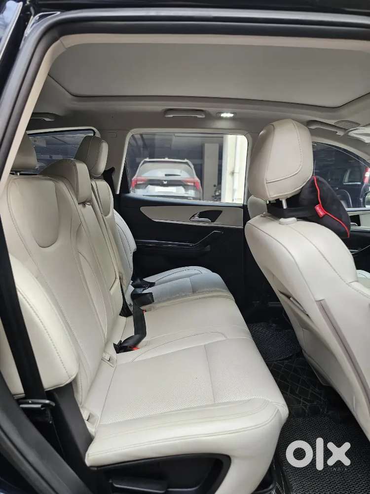 Mahindra Xuv700 2023 Ax7l Diesel