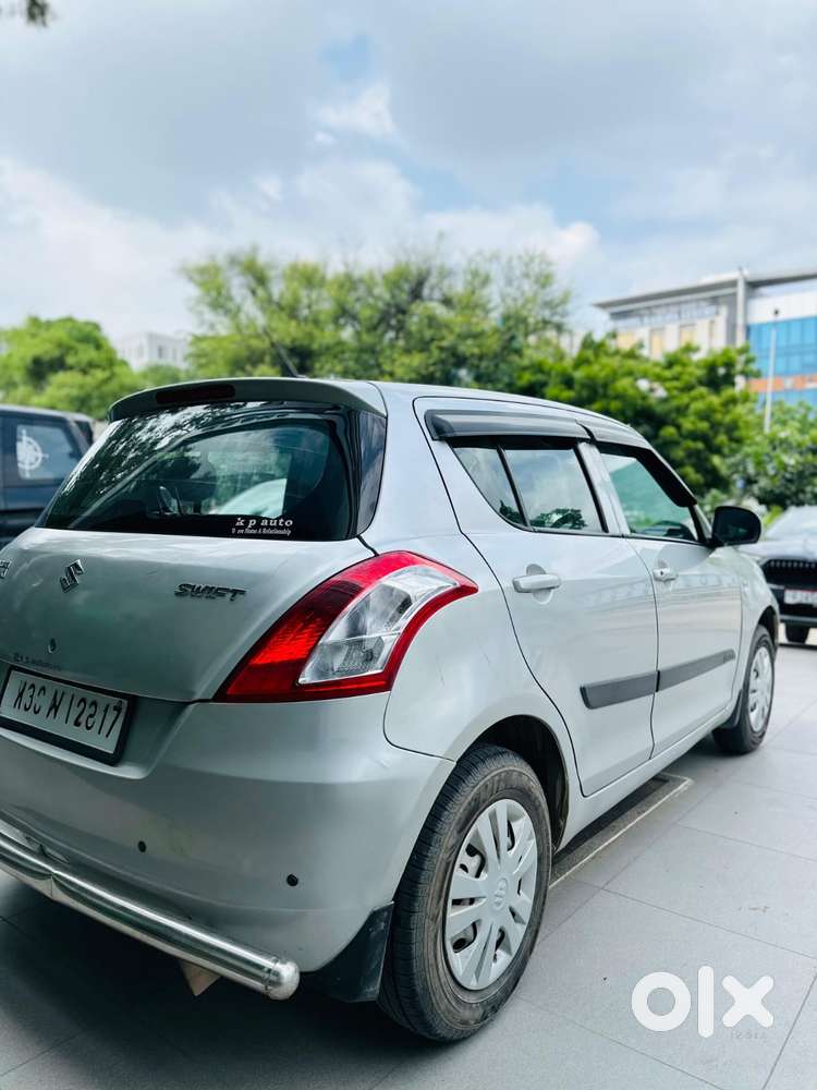 Maruti Suzuki Swift Vxi With Abs, 2016, Petrol