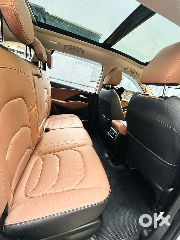 Mg Hector Plus Savvy Pro 1.5 Turbo Petrol Cvt 7 Str, 2023, Petrol
