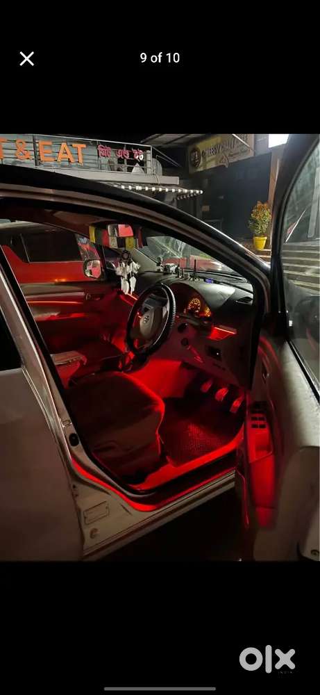 Selling Maruti Suzuki Ertiga Vxi (2015)
(silky Silver)