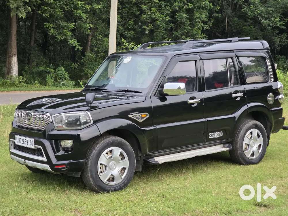 Mahindra Scorpio S4 2017