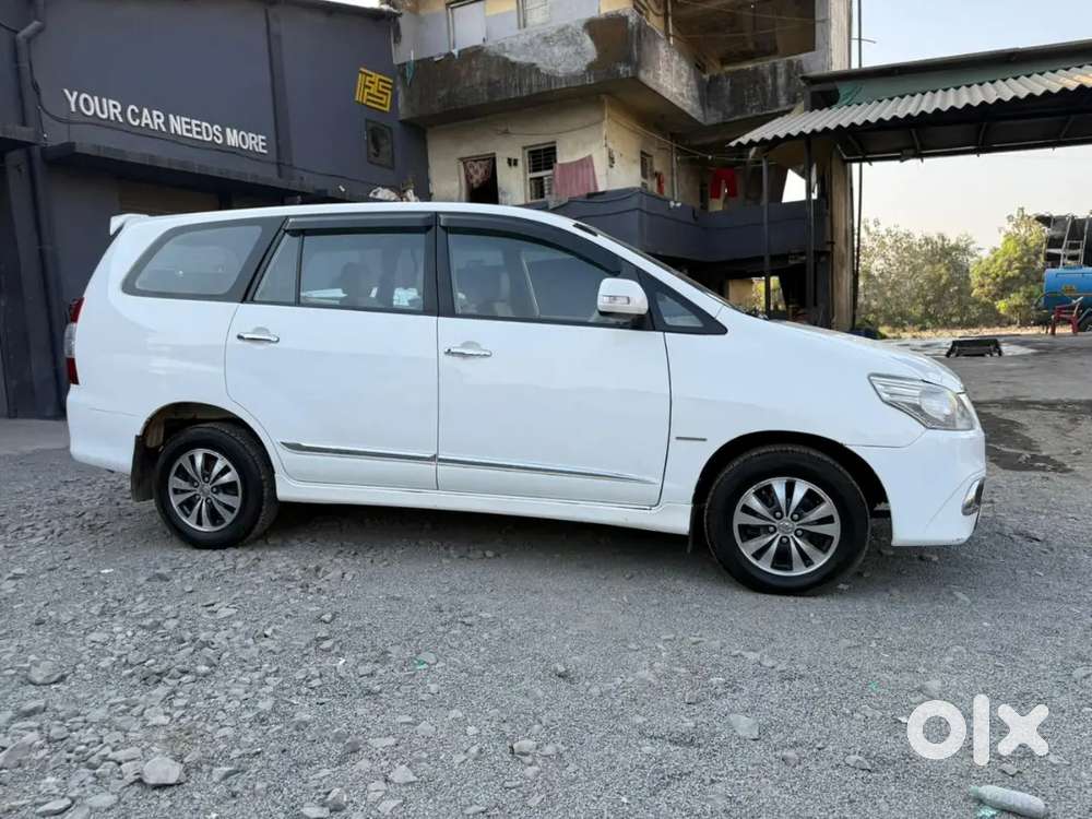 Toyota Innova 2.5 V 2015