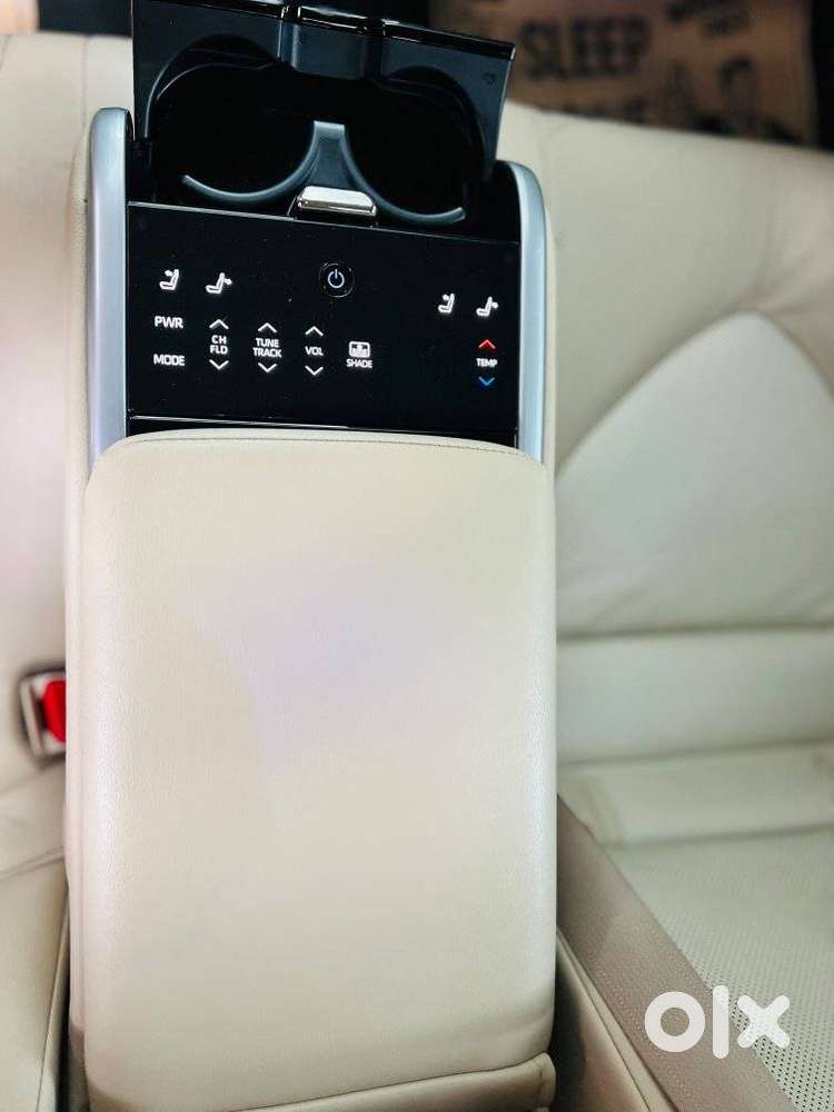 Toyota Camry Hybrid, 2022, Petrol