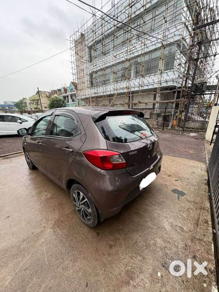 Tata Tiago 1.2 Revotron Xt (o), 2017, Petrol