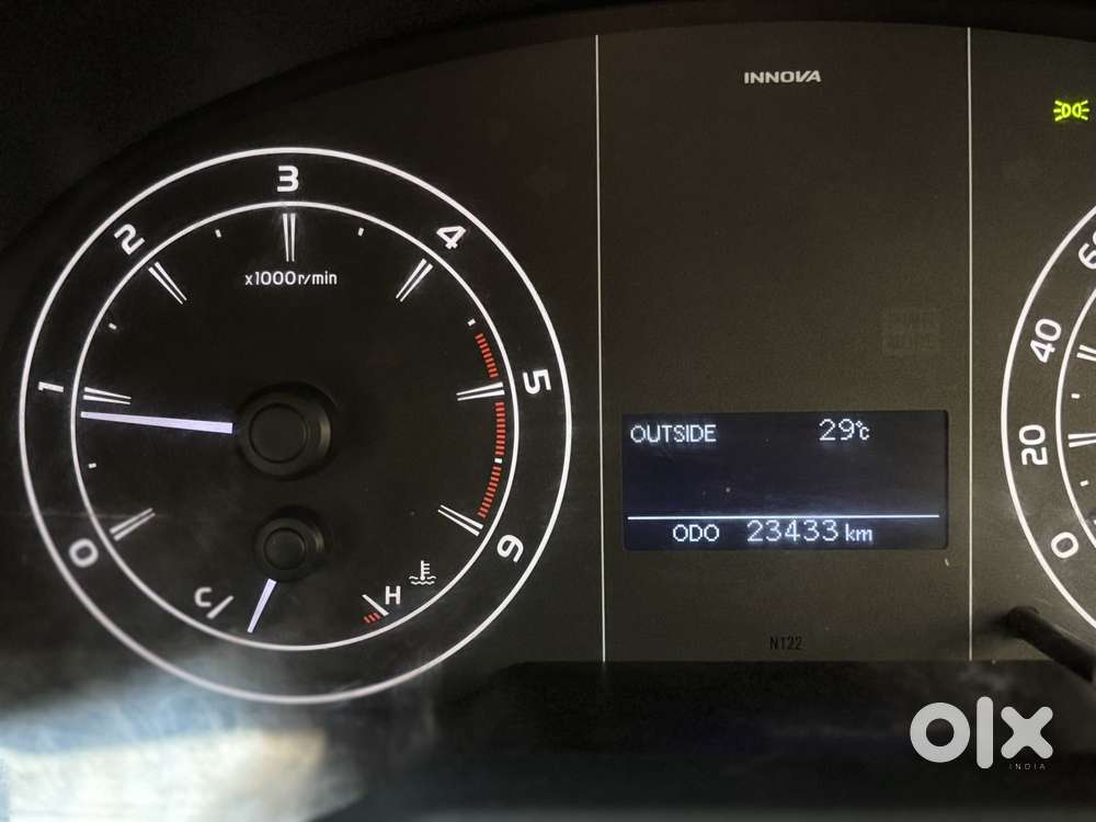 Toyota Innova Crysta [2020-ongoing] 2.4 Gx 7 Str, 2024, Diesel