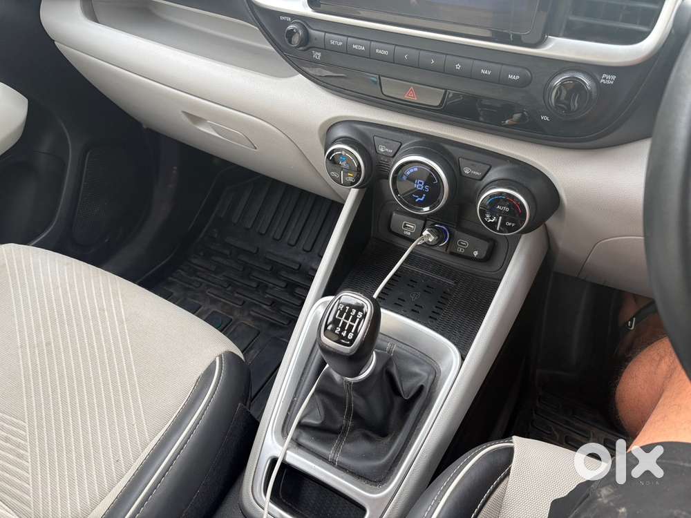 Hyundai Venue 2022 Diesel Well Maintained