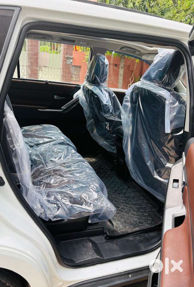 Toyota Innova Hycross 2.0 Vx (o) Hybrid 7 Str, 2026, Petrol