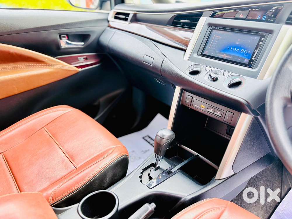 Toyota Innova Crysta 2.8z Automatic, 2016, Diesel