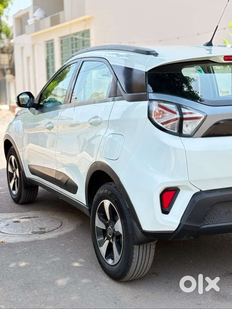 Tata Nexon 1.5 Revotorq Xm (s), 2022, Diesel