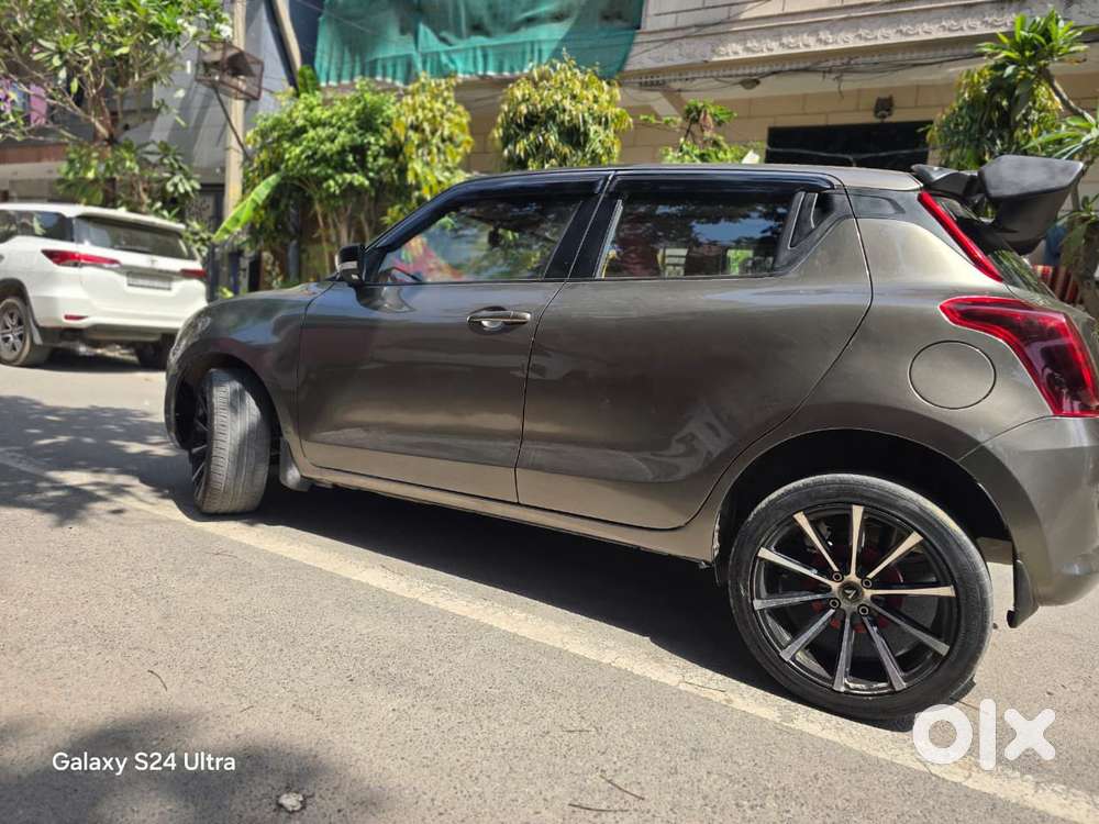 Maruti Suzuki Swift Vxi + Manual, 2024, Petrol