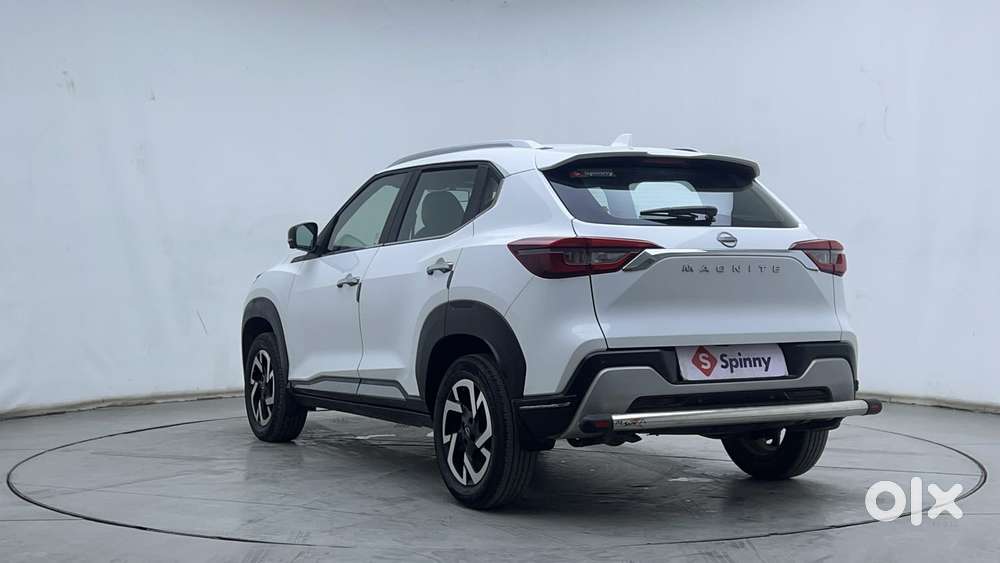 Nissan Magnite 1.0 Xv Premium, 2023, Petrol