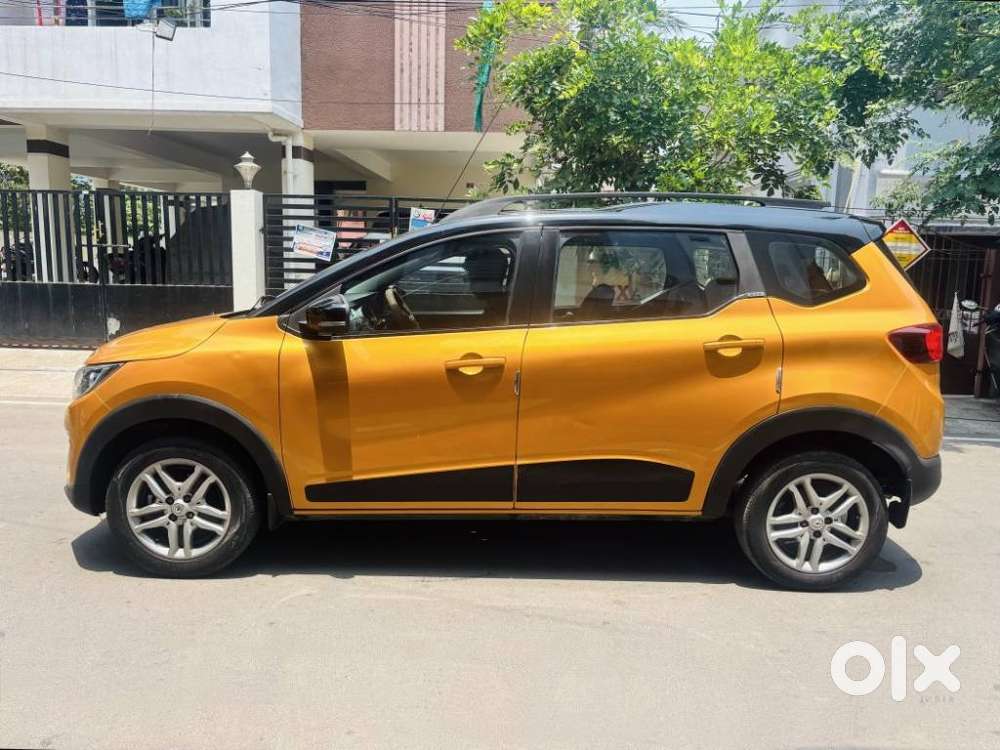 Renault Triber Rxz, 2022, Petrol
