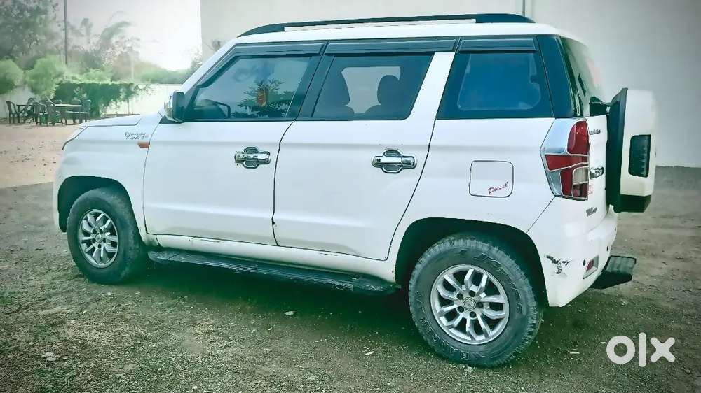Mahindra Tuv 300 2017