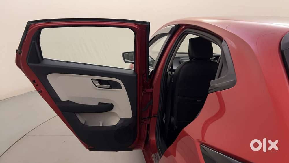 Tata Altroz Xz Plus I-turbo (s), 2023, Petrol