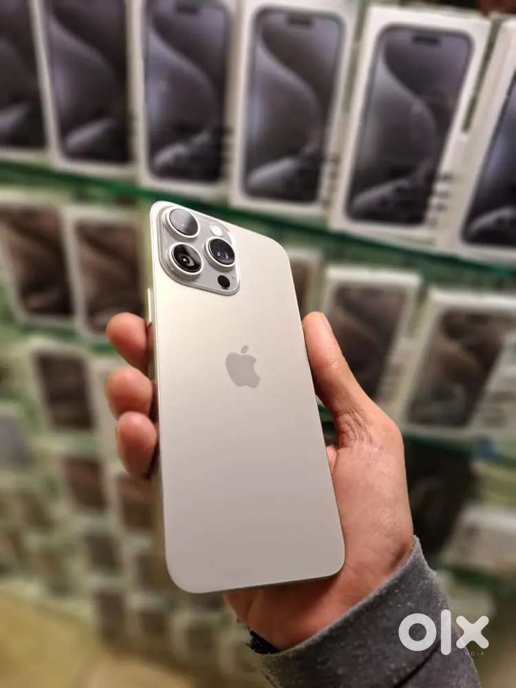 Iphone 15 pro max 256G, NATURAL TITanium new condition with bill