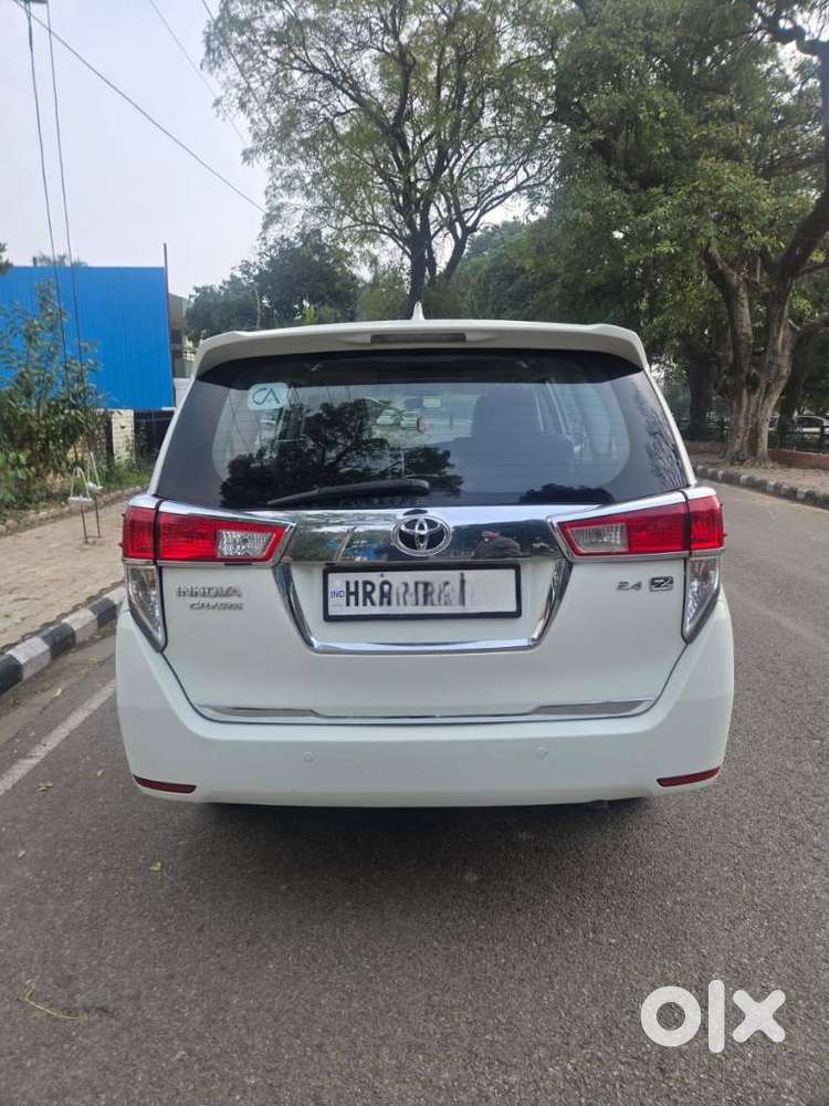 Toyota Innova Crysta