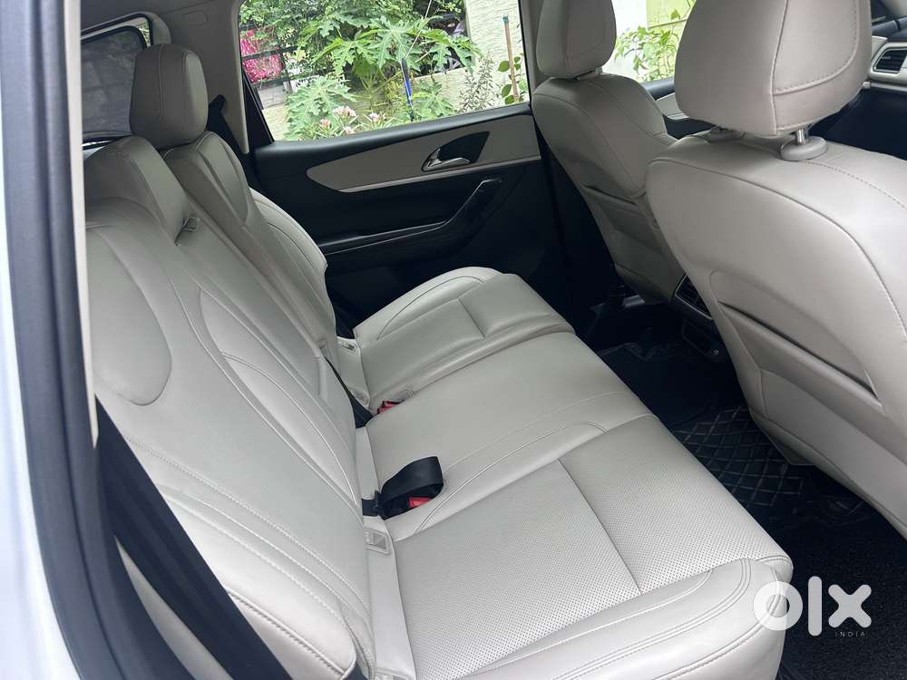 Mahindra Xuv700 2.2 Ax 7 Diesel At Luxury Pack Str, 2022, Diesel