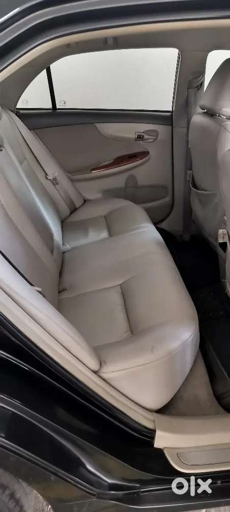 Toyota Corolla Altis 2011