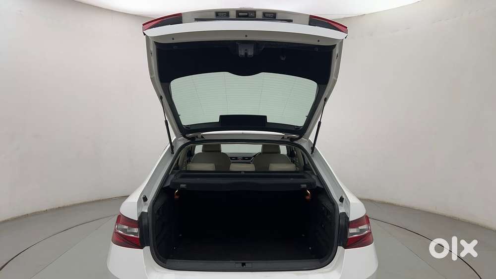 Skoda Superb [ ] 1.8 Style Tsi At, 2017, Petrol