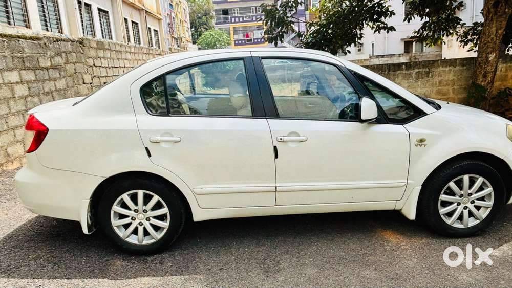 Maruti Suzuki Sx4 Zxi At, 2013, Petrol