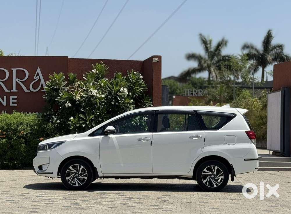 Toyota Innova Crysta 2.4 V 7 Str, 2023, Diesel