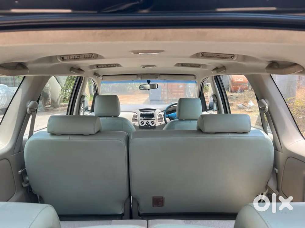 Toyota Innova 2010 Diesel Well Maintained