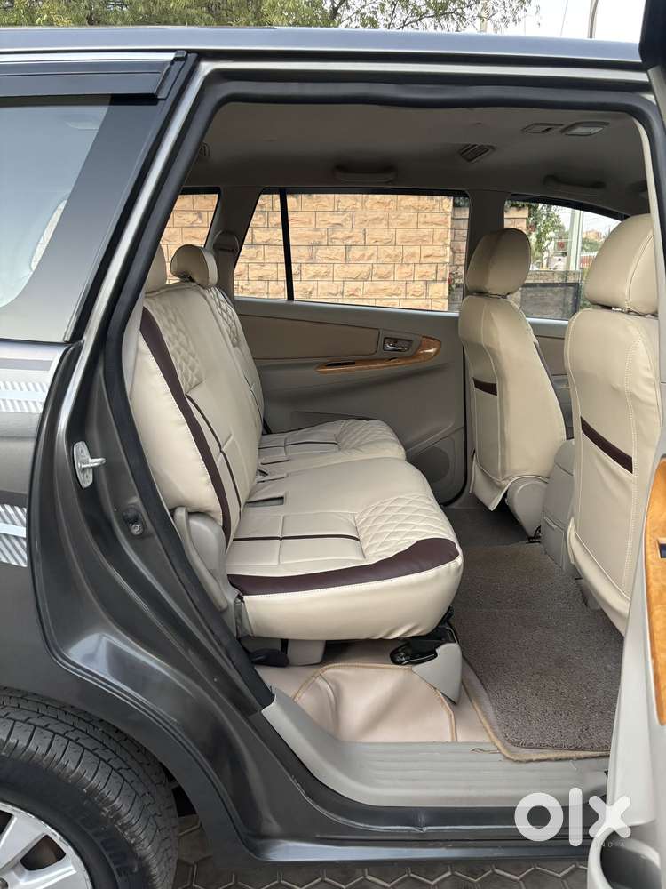 Toyota Innova 2.5 V 7 Str, 2011, Diesel