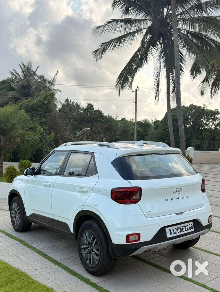 Hyundai Venue 2022 Diesel 135000 Km Driven