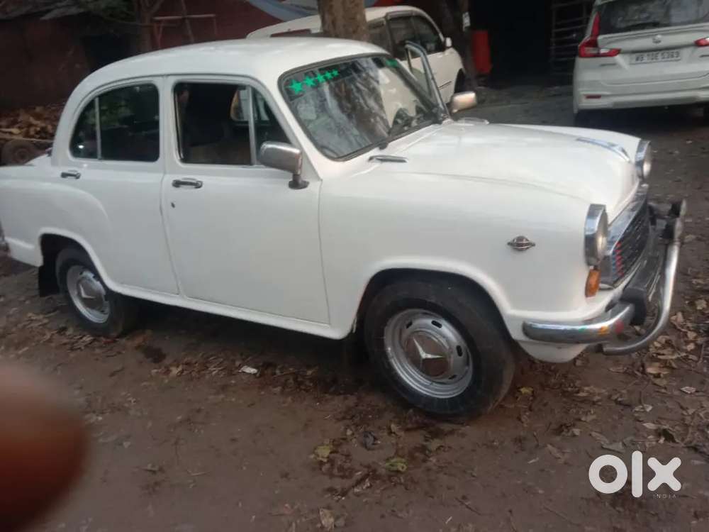 Ambassador Ambassador 2011 Petrol 10000 Km Driven