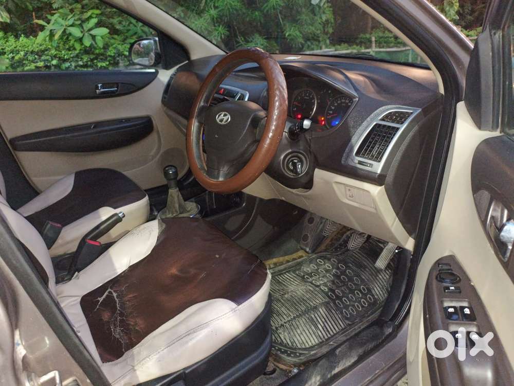 Hyundai I20 Petrol Cvt Magna Executive, 2013, Petrol